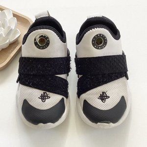 Nike Black White Huarache Tennis Shoes